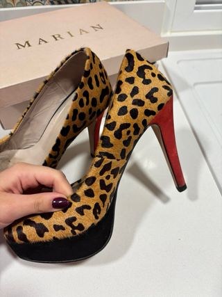 Sandalias de tacón estampado leopardo