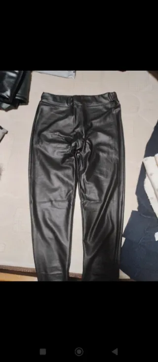 Leggings efecto piel negros cuero