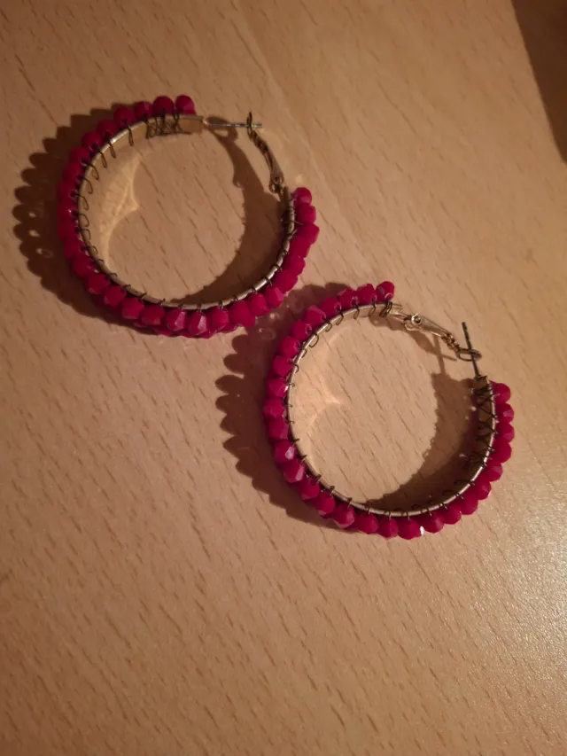 Pendientes aro con cuentas rosas