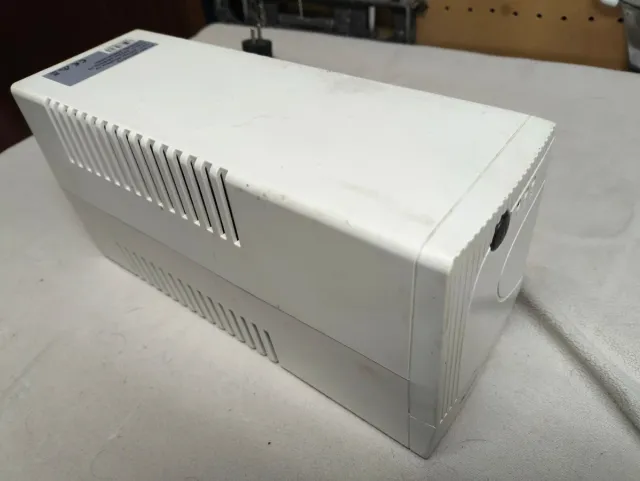 SAI / UPS Movistar con Batería