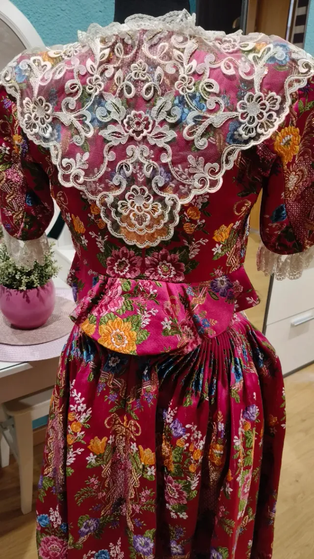 Traje de fallera para juvenil, un regalo!!!