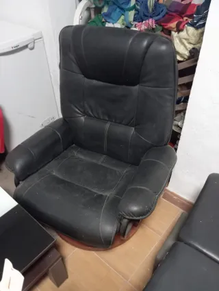 Sillón de piel negro