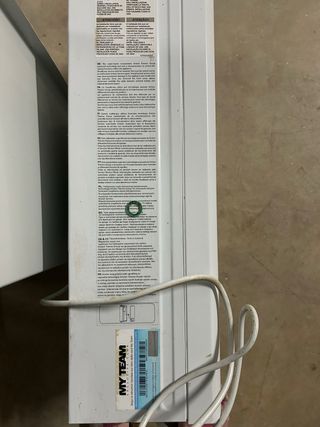 Calentador Gas Natural Ariston Blanco  y caseta