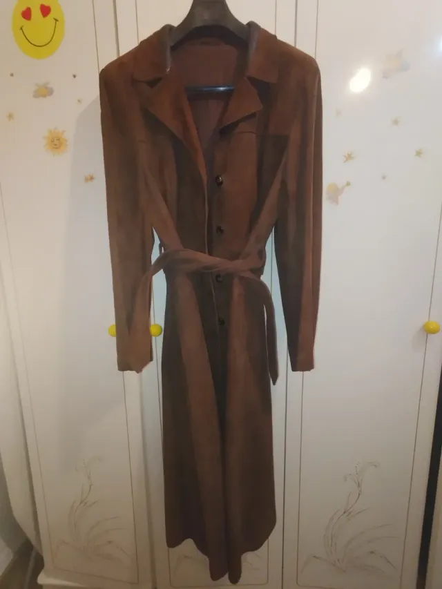 Gabardina ante y piel marrón