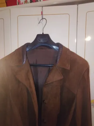 Gabardina ante y piel marrón