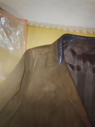 Gabardina ante y piel marrón