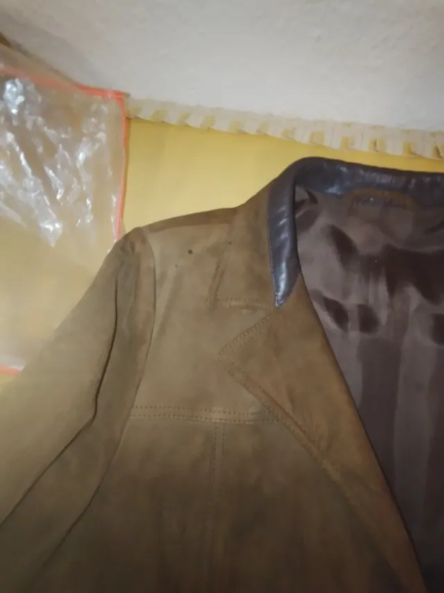 Gabardina ante y piel marrón