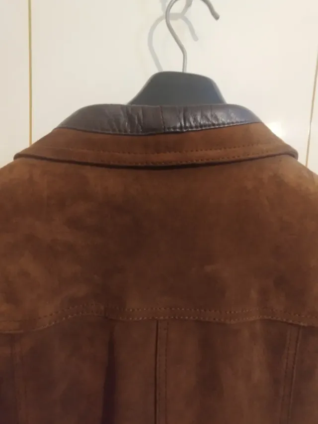 Gabardina ante y piel marrón