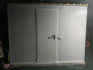 Caseta panel sándwich