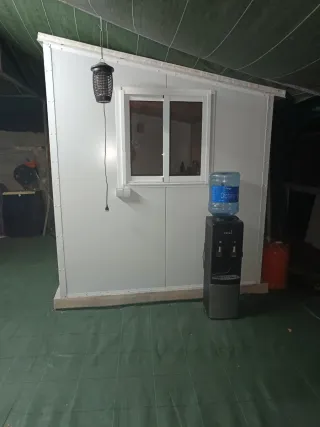 Caseta panel sándwich