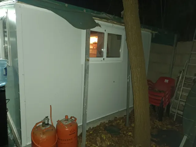 Caseta panel sándwich