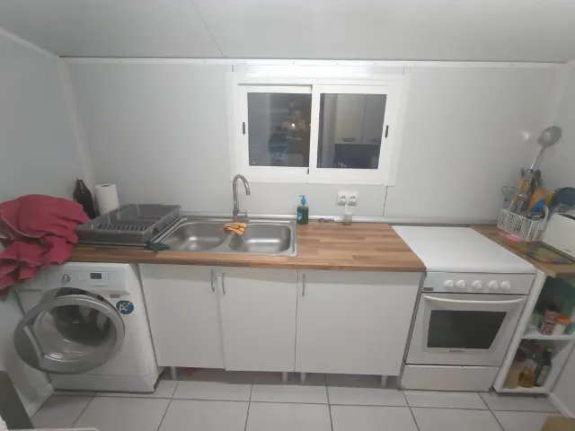 Caseta panel sándwich