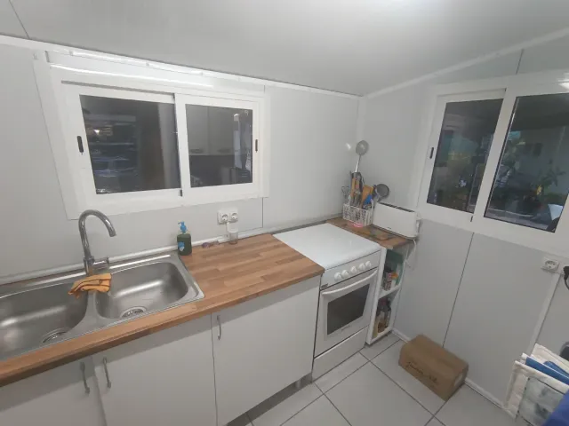 Caseta panel sándwich