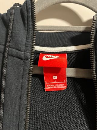 Chaqueta Nike Negra con Cremallera
