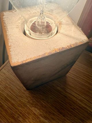 Lámpara minimalista de mesa