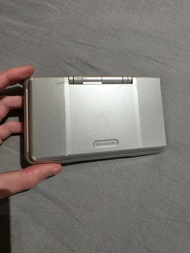 Nintendo DS + Custodia + Gioco