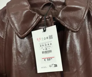 Gabardina Pull&Bear efecto piel marrón