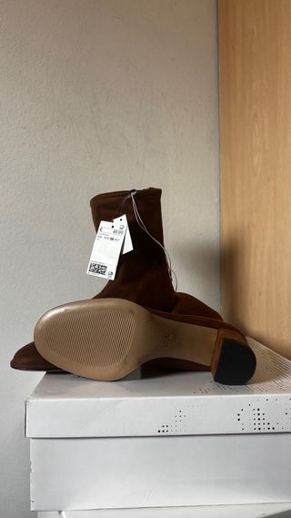 Botines ante marrón talla 38