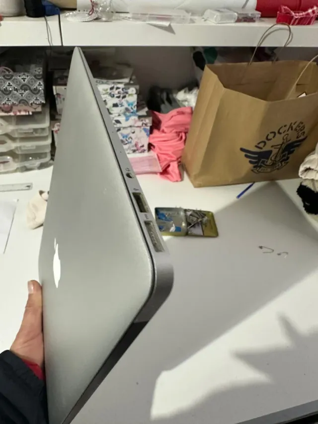 MacBook Air 13 (Early 2015)