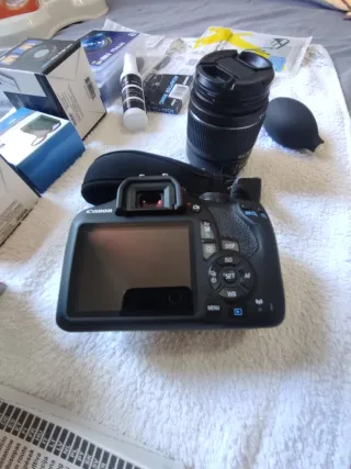 Cámara Canon EOS 2000D Kit Profesional