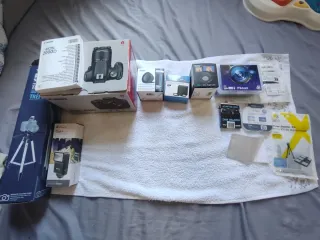 Cámara Canon EOS 2000D Kit Profesional