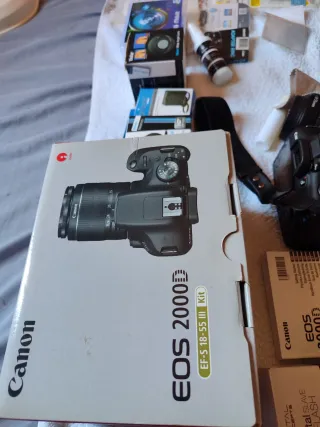 Cámara Canon EOS 2000D Kit Profesional
