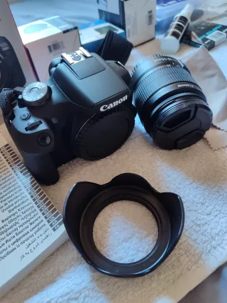 Cámara Canon EOS 2000D Kit Profesional