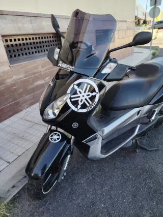 Yamaha X Max 250