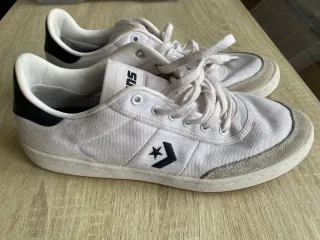 Zapatillas Converse Blancas y Grises