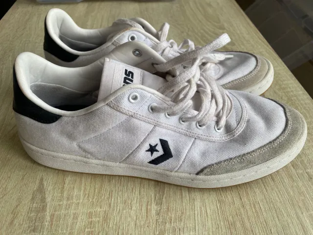 Zapatillas Converse Blancas y Grises