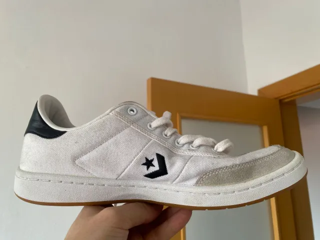 Zapatillas Converse Blancas y Grises