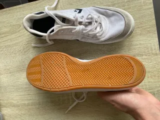 Zapatillas Converse Blancas y Grises