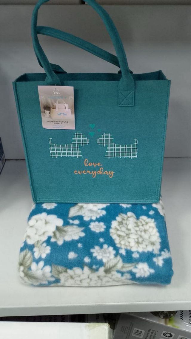 Borsa con coperta plaid