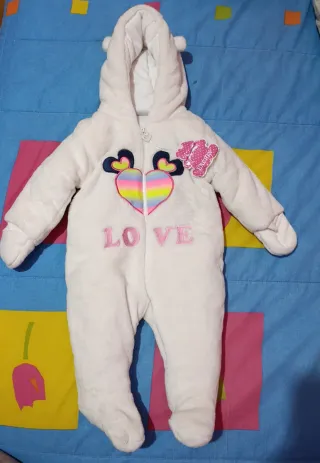 Buzo terciopelo blanco bebé ( niña )