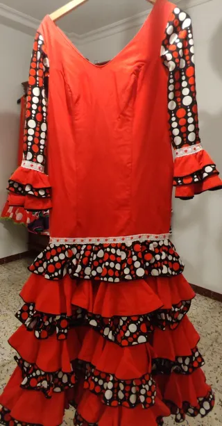 Traje de flamenca volantes lunares