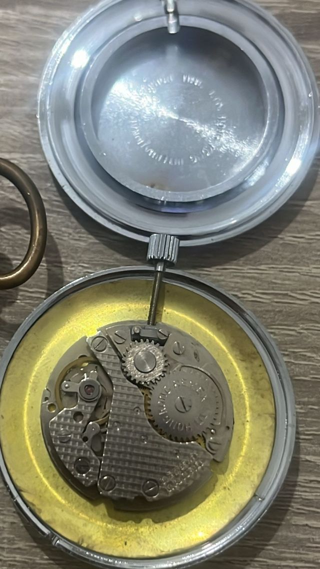 2 Orologi da Tasca (1 Funzionante)