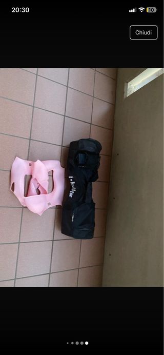 Hoverboard nero con custodia e protezioni in gomma