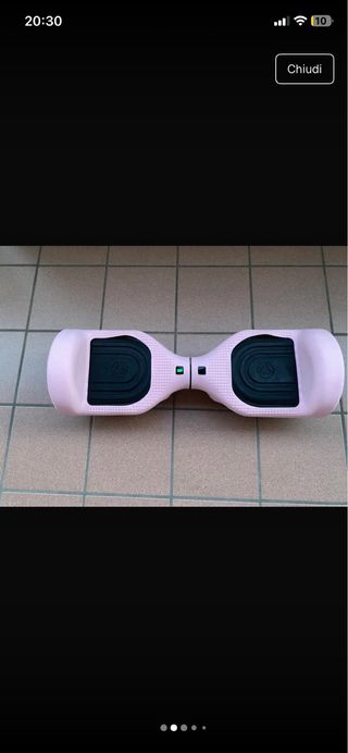 Hoverboard nero con custodia e protezioni in gomma