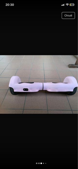 Hoverboard nero con custodia e protezioni in gomma