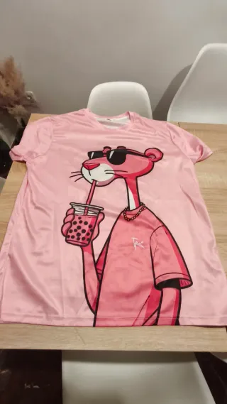 Camiseta rosa Pink Panther con bebida