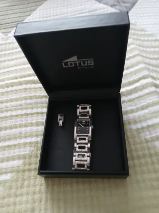 Reloj Lotus Mujer Negro y Plateado
