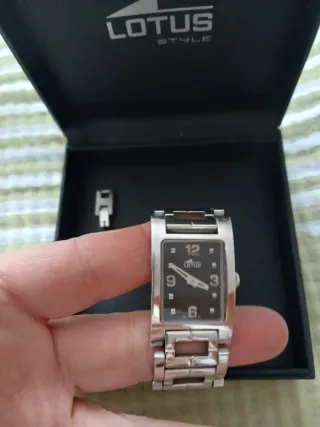 Reloj Lotus Mujer Negro y Plateado