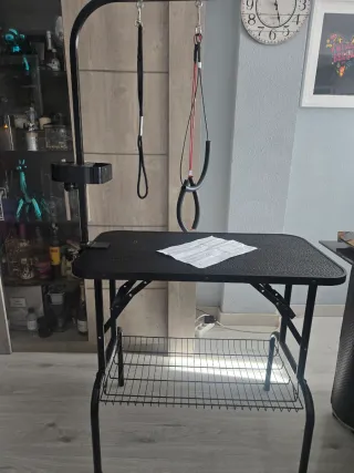 Mesa de peluquería para mascotas Grandma Shark.