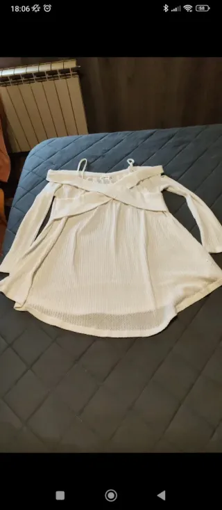 Camiseta blanca hombros descubiertos talla única