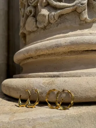 Pendientes Aro Dorados Diseño Ondulado