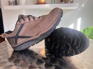 Zapatos MBT Marrones con Cordones