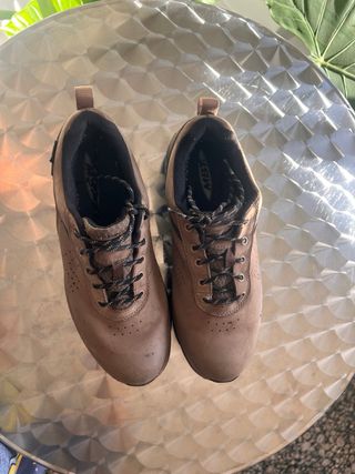 Zapatos MBT Marrones con Cordones