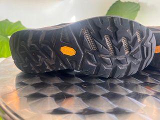 Zapatos MBT Marrones con Cordones