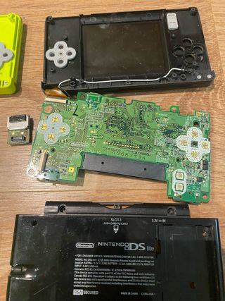 2 Nintendo DS Lite para piezas verde y negra