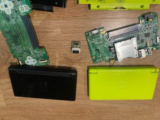 2 Nintendo DS Lite para piezas verde y negra